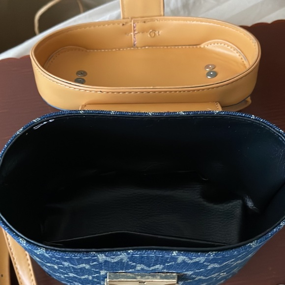 M mini bag w/ crossbody strap PINK - Picture 8 of 10